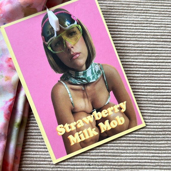 Strawberry Milk Mob Floral Bikini - Pink and White - Picture 4 of 10